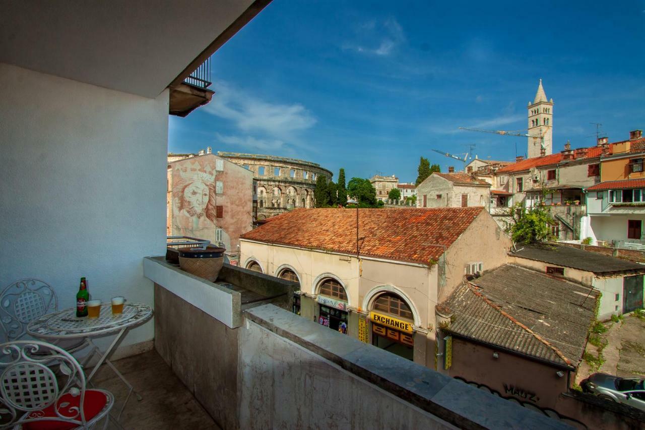 Appartement Apartman Colosseum à Pula Extérieur photo
