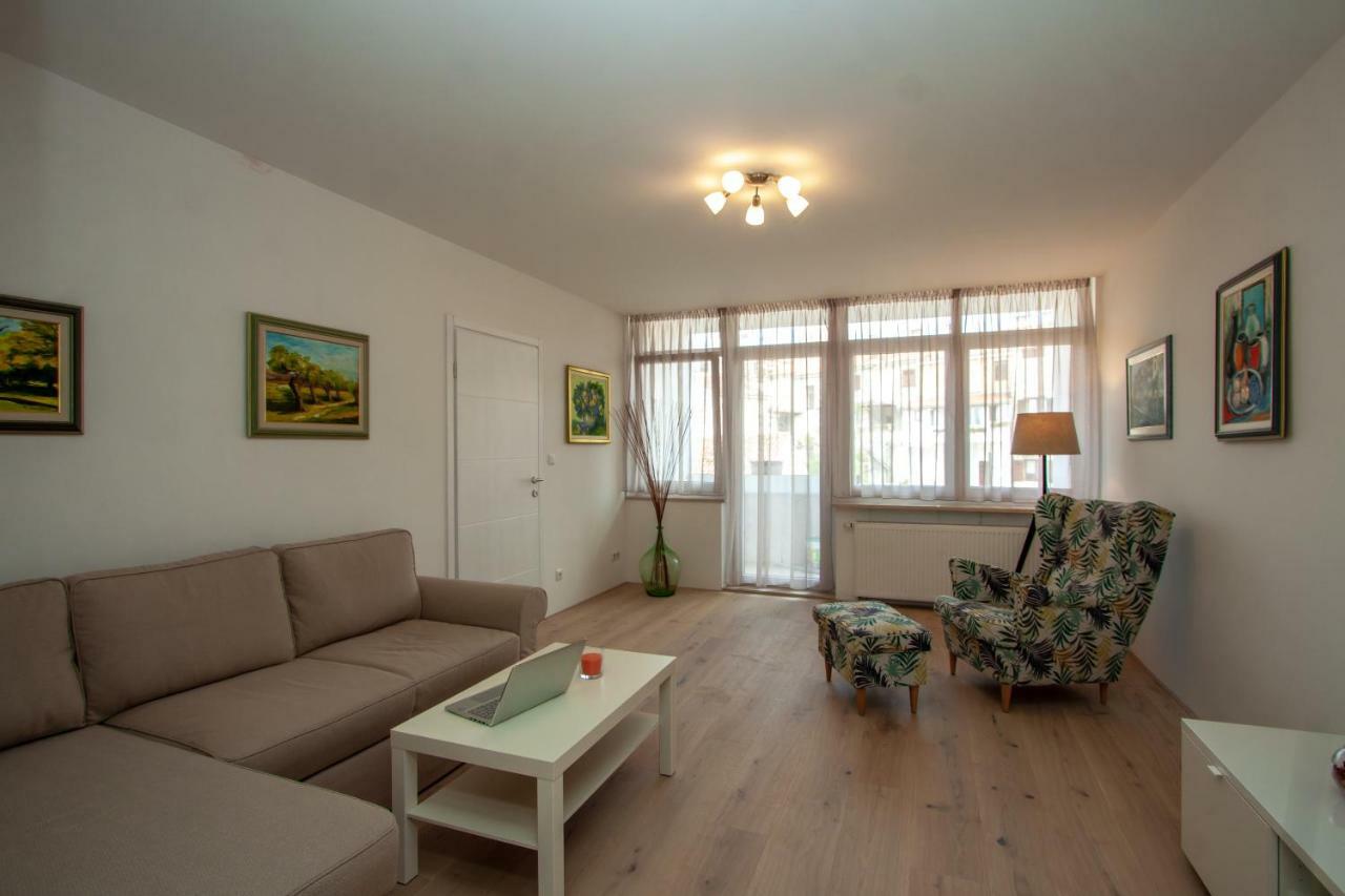 Appartement Apartman Colosseum à Pula Extérieur photo