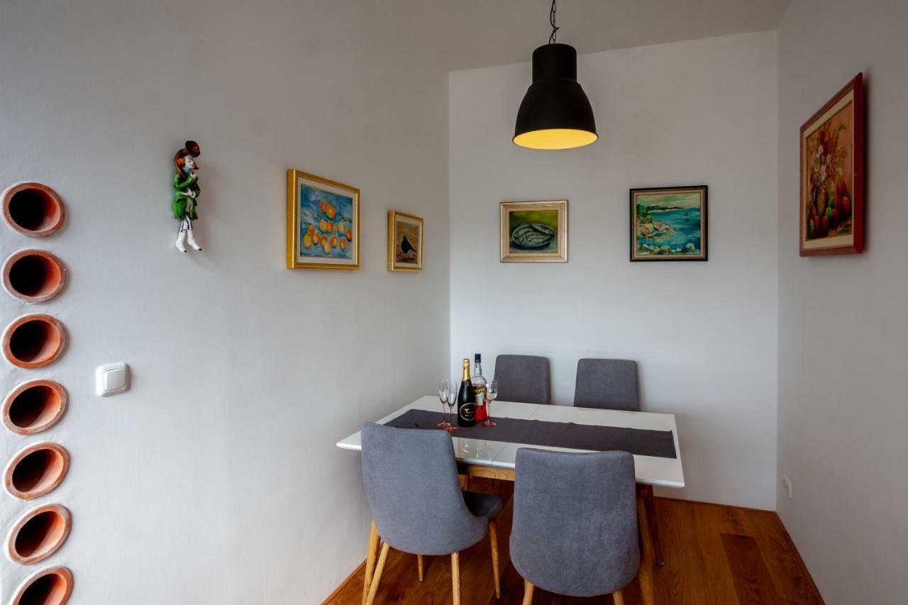 Appartement Apartman Colosseum à Pula Extérieur photo
